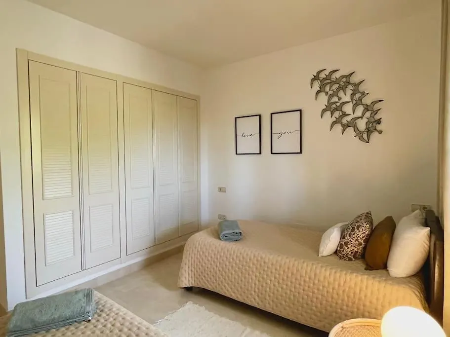 Precioso Y Acogedor Apartamento En Zona De Golf Estepona 0*,  Spain